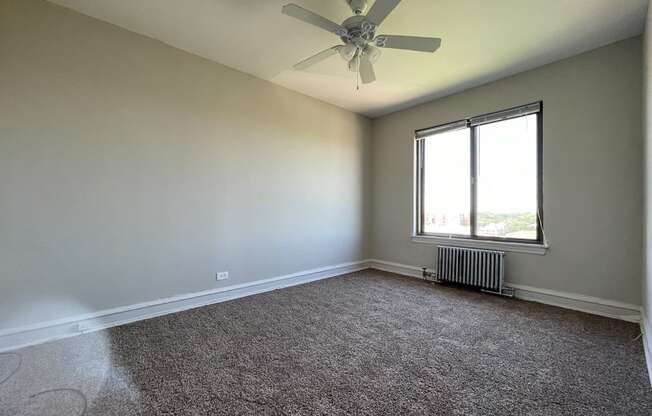 Ceiling fan in Bedroom at 1033 W Loyola, Chicago, IL