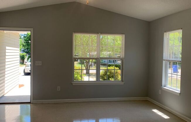 3 Bedroom 2 Bath House on Hillsdale Drive w/Storage