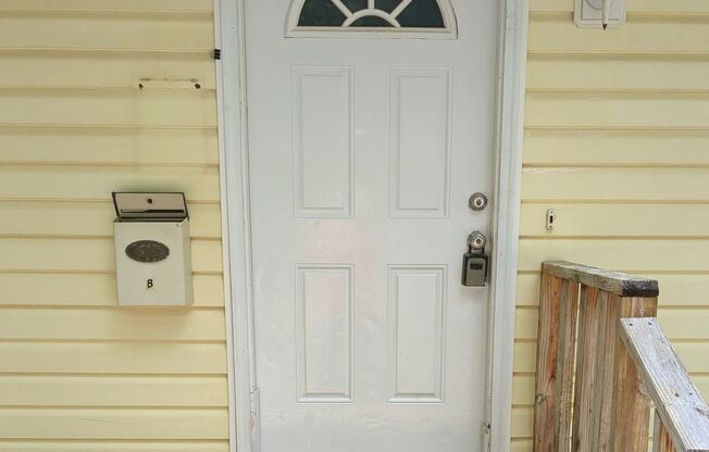 2 Bedroom | 1 bath - Remodeled Unit Located in Springfield!