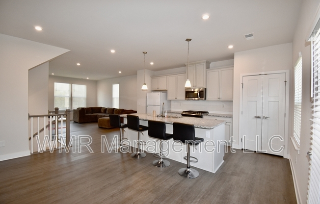 1129 NEWELL TOWNS LN