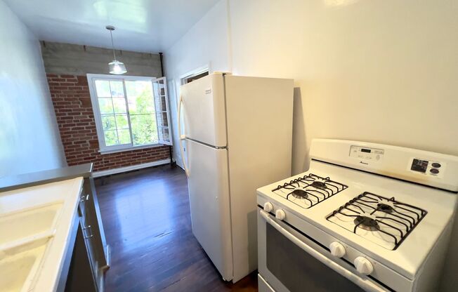 Studio, 1 bath, 350 sqft, $1,795, Unit 409
