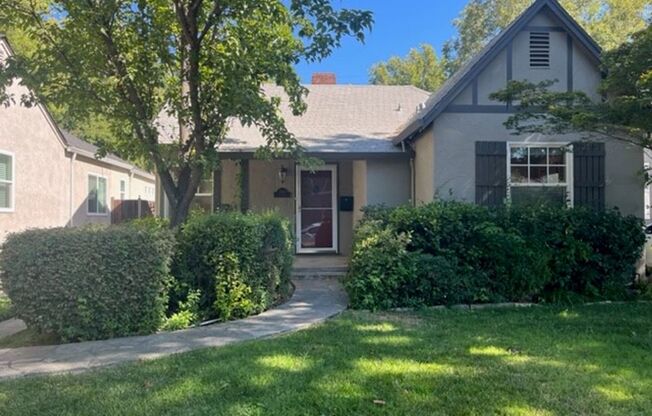 Beautiful 2bed 1bath home in East Sac- Mins away from McKinley Park