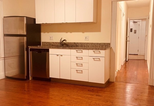 3 beds, 1 bath, $3,200, Unit 1