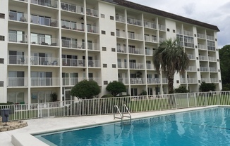 2 Bedroom/2 Bath Waterfront Condo in Destin!