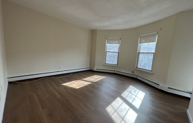 54 S HUNTINGTON AVE