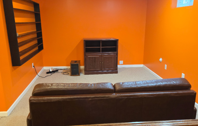 105 JEWETT PL