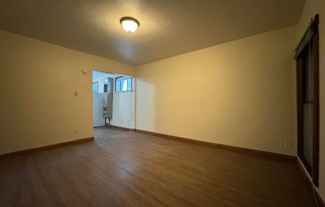 1 bed, 1 bath, 554 sqft, $1,595, Unit 10