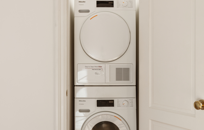 1 bed, 1 bath, 553 sqft, $5,650, Unit 1331