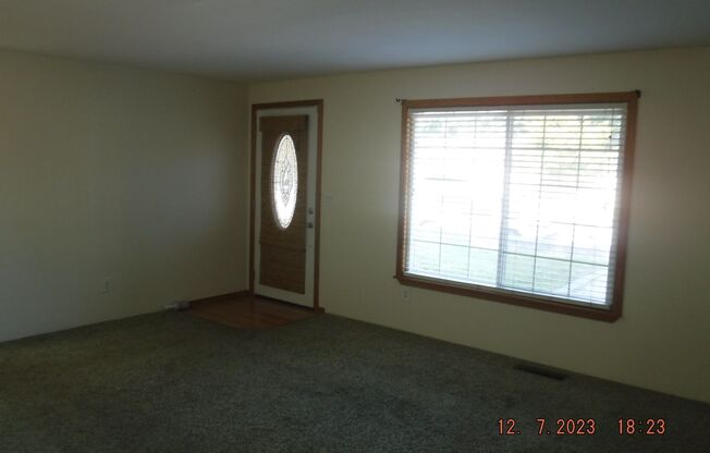 3 Bedroom 2 Bath House in Central Point