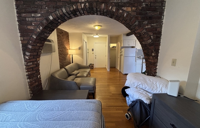 Studio, 1 bath, 700 sqft, $2,495, Unit F