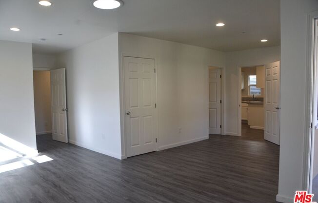 3 beds, 1.8 baths, 1,800 sqft, $3,900