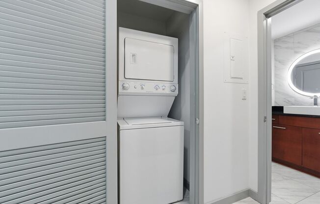 1 bed, 1 bath, $2,095, Unit UNIT 2008