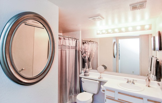 Riverside Park Apartments Tulsa For Rent Bathroom