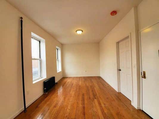 3 beds, 1 bath, 815 sqft, $3,499