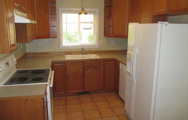 3 beds, 2 baths, $2,195