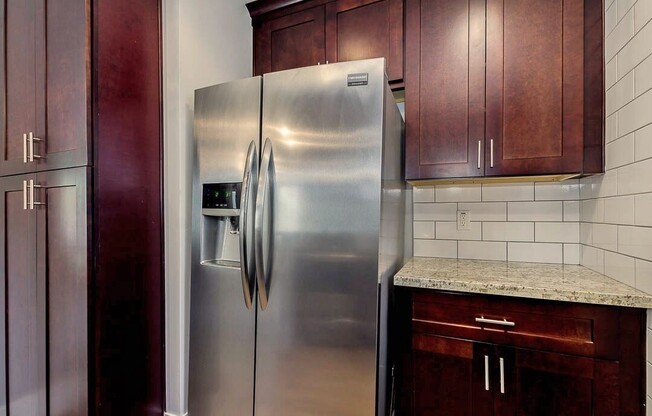 2 beds, 1 bath, 850 sqft, $1,950, Unit 523