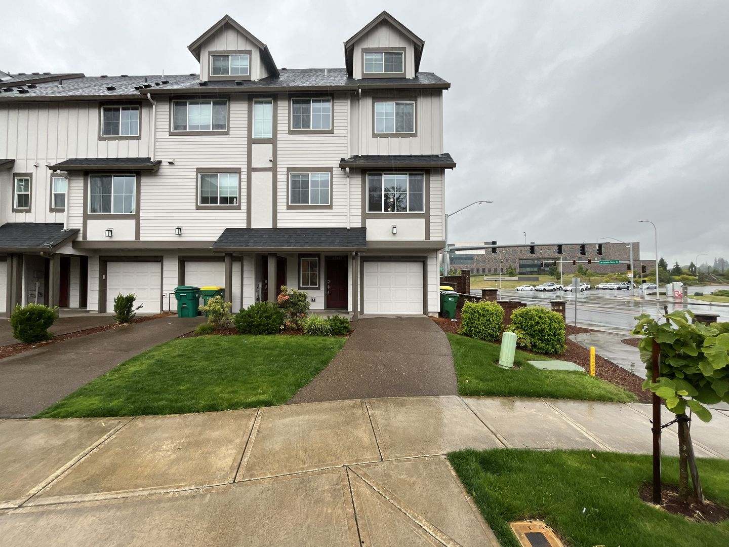 Stunning Corner-Unit Townhome with 4th Bedroom Private Suite in River Terrace, Bonus Room, Pool, Pickleball and More