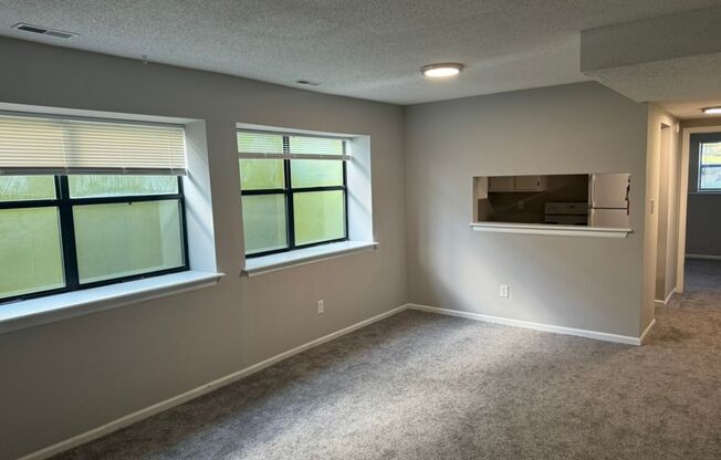 1 bed, 1 bath, 629 sqft, $800, Unit L2