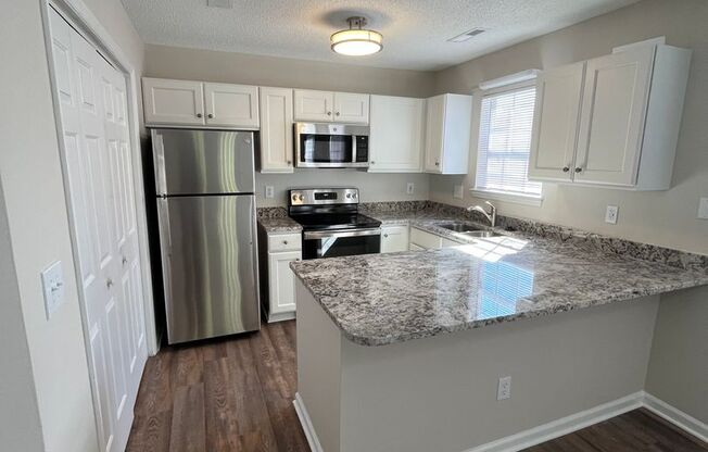 2 beds, 2 baths, 1,270 sqft, $1,500, Unit 2708-5 Upstairs 2BR 2BA Remodel Summit Pet Friendly