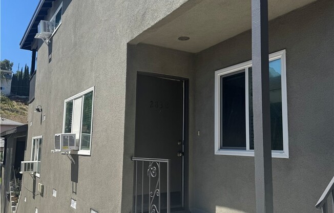 2836 BUDAU AVE