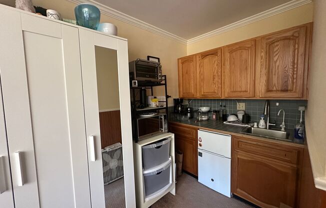 Studio Home in Desirable West Menlo Park- Walk to Downtown