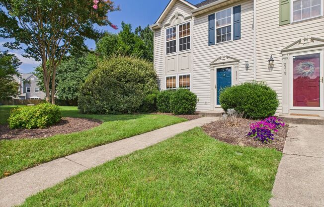 Bright End Unit 3 Bed 2.5 Bath Townhome in Glen Allen Available NOW!!!