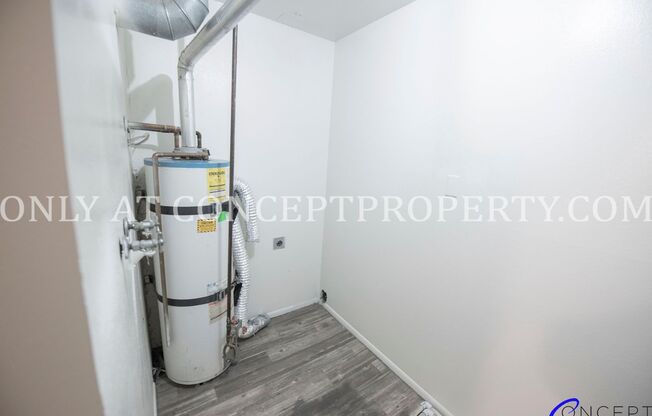 2 beds, 1 bath, 810 sqft, $1,375, Unit 100