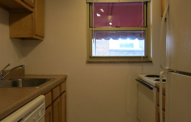 1 bed, 1 bath, 600 sqft, $1,399, Unit 5731 Ellsworth Ave. #C2