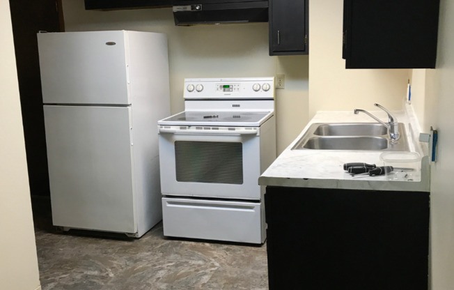 2 beds, 1 bath, 800 sqft, $750, Unit #1