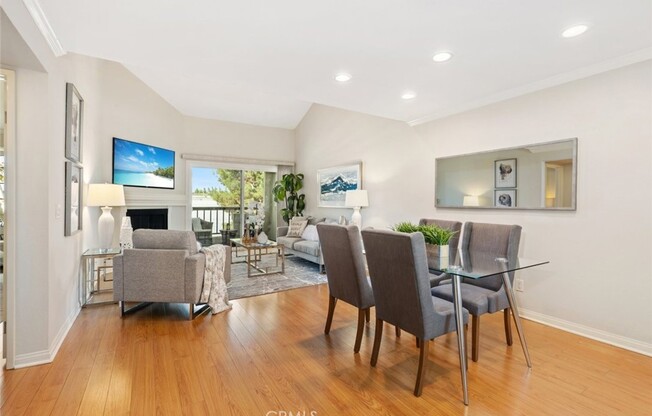 2 beds, 2 baths, 920 sqft, $2,800, Unit 331