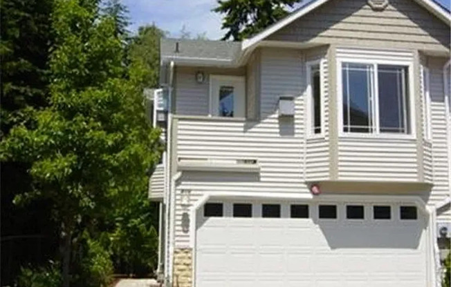 2 bedroom, 2 bath Townhome in North Seattle.