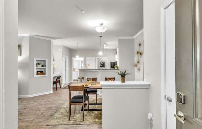 Apartment Dining at Sterling Creek at Richmond Hill, Richmond Hill, GA