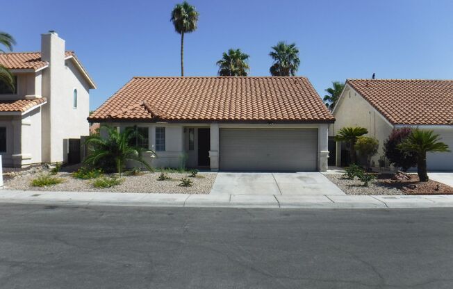 CUTE 2 BEDROOM/2 BATH HOME WITH FENCED IN YARD