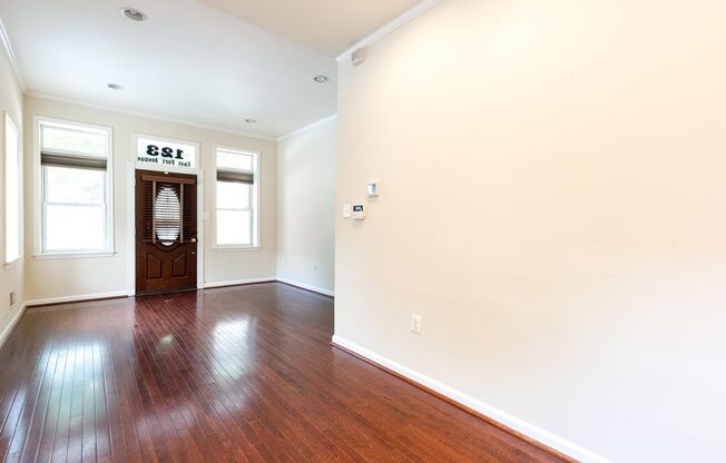 Stylish End-of-Group 2 bd 2.5bth Home in Prime Federal Hill Location with Stunning Rooftop Views!