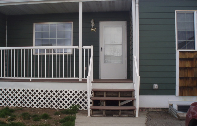 3 beds, 2 baths, $2,600