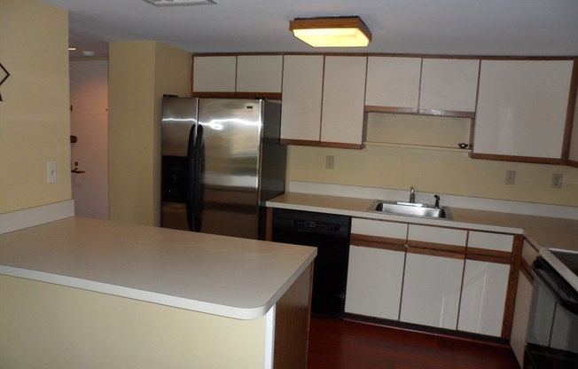 2 beds, 2 baths, 1,030 sqft, $4,400, Unit 313