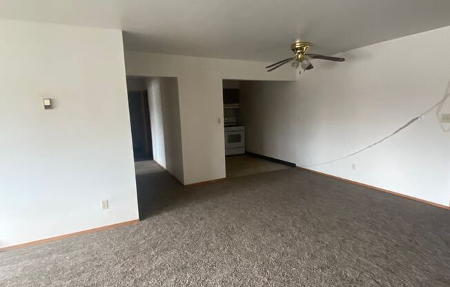 2 beds, 1.5 baths, 963 sqft, $1,299, Unit 5166 A13