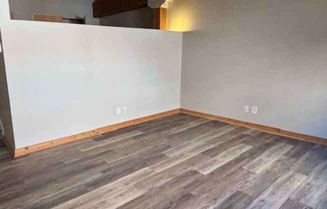 1 bed, 1 bath, 630 sqft, $1,259, Unit 917