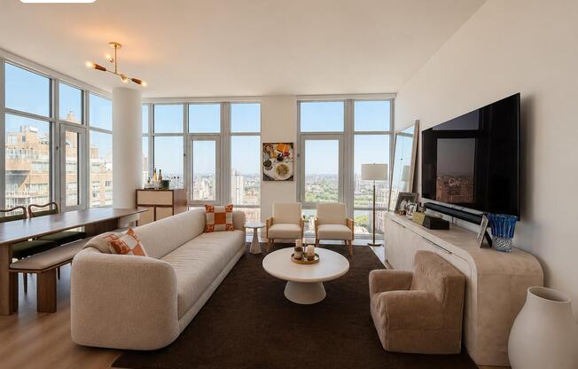 356 E 78 ST