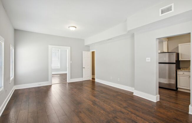 Large 3BR/2.5BA Two Story House Near Downtown Savannah
