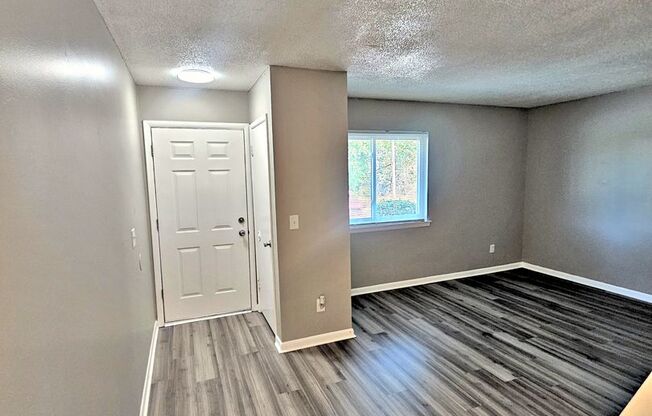 2 beds, 1.5 baths, 1,044 sqft, $950, Unit 7D