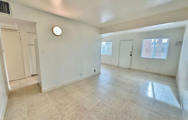 1 bed, 1 bath, $775, Unit #8