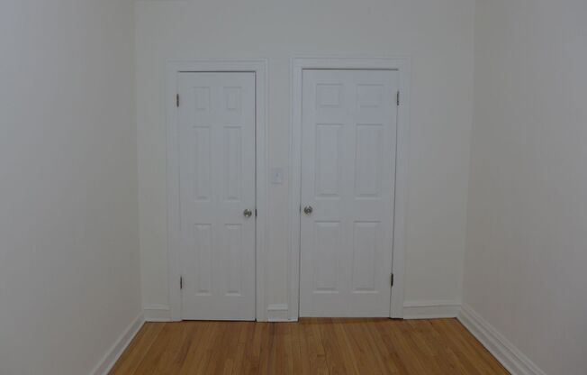 2 beds, 1 bath, $1,595, Unit 2048 Kostner - 3A