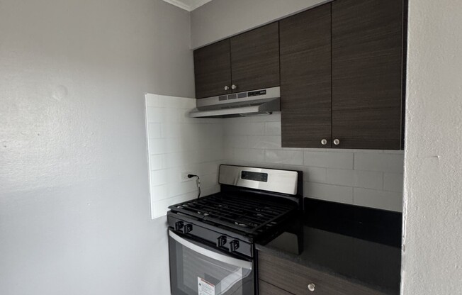 3810 25 AVE
