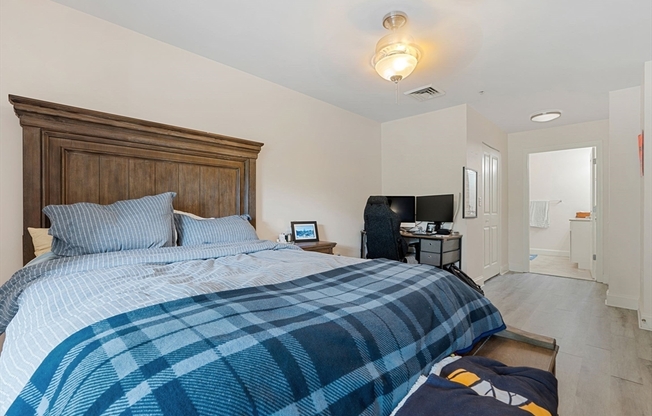 2 beds, 2 baths, 1,170 sqft, $3,500, Unit 204