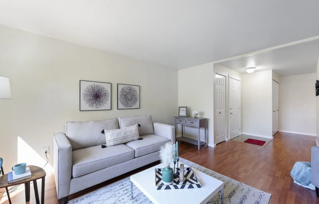 Stunning 2 Bed 2 Bath Bellevue Condo w/ Community Pool, Cabana, Exercise Room and More!
