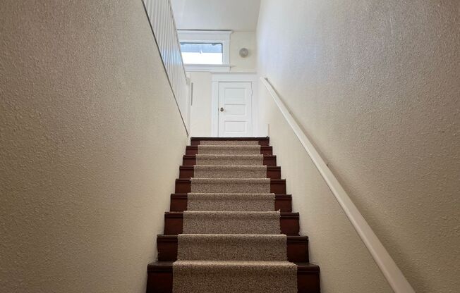 8th Street, 1109 & 1111