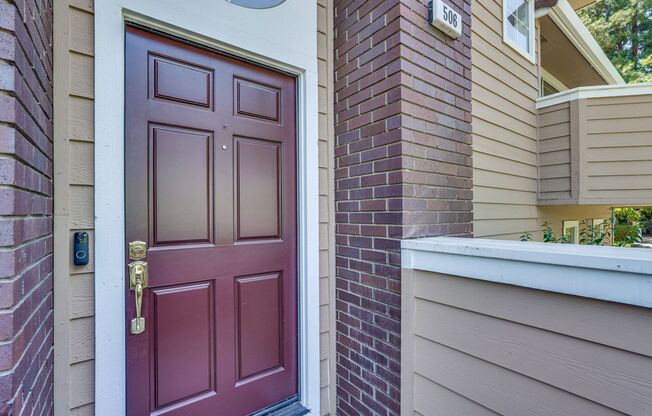 Excellent and Spacious Home - 3BR 2.5 BA - This is a MUST SEE!!!