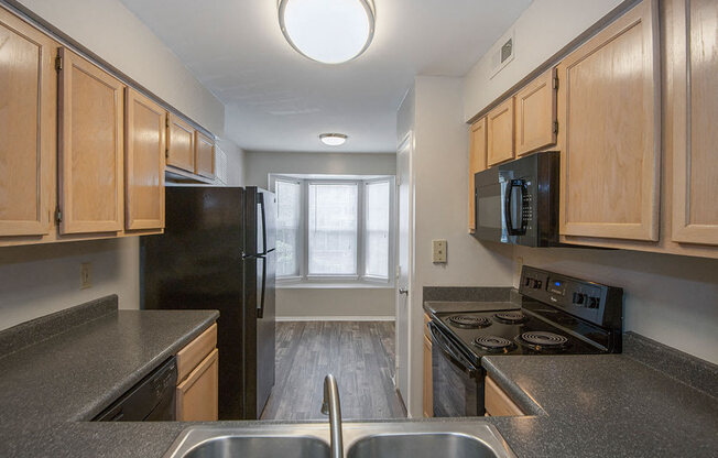 Fairgate-Townhouse-Raleigh-NC-Kitchen-4