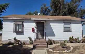 Ventura - Small 1 bedroom house w/ yard $2300